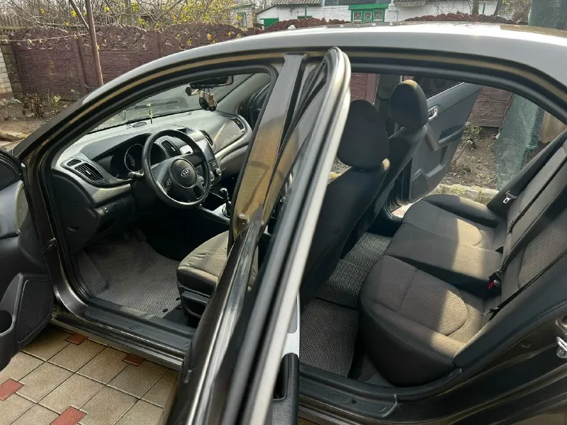 Продам kia серато 2 2009 г.270т. Км 1.6 л. С. Мкпп 5 двигатель масло не расходует 5v30 коробка+ход. Часть без нареканий авто без вложений кондиционер рабочий печка греет 4 стекло подъемника +доводчики авто проклеина шумо виброизоляцией сигнализация с обратной связью зад. Парктроники + камера андроид магнитола произведена двух этапная полировка кузова и обработана керамикой переоформление в мрео я владелец для связи+79493139952 телеграмм или макс территориально горловка цена 850т. Руб. Чехлы в подарок
📞 Звоните: +7(949)3139952 - фотография - 6