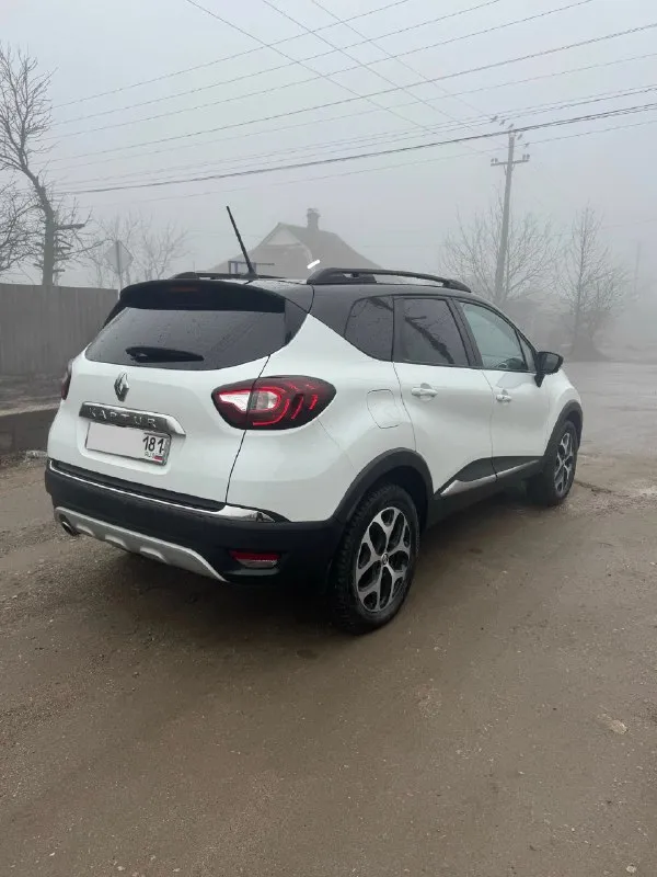 Renault kaptur 2021 г. в. 1.6 автомат двигатель и в идеальнейшем состоянии продажа от хозяина, в салоне никогда не курили, оригинальный пробег 80.000(готов к любым проверкам) авто в родной краске, на гниль или рыжики нет и намека, все стекла включая лобовое родные, заменены все масла включая акпп, зимняя резина, установлена доп. сигнализация с обр. связью, два ключа, серв. книга, богатая комплектация, авто никогда не был в такси или каршеринге, делать ничего не нужно, авто в идеальном состоянии!!!! цена 1.450.000 торг хорошим людям г. алчевск +79595537555 📞 звоните: +7(959)5537555 - фотография - 3