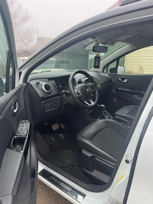 Renault kaptur 2021 г. в. 1.6 автомат двигатель и в идеальнейшем состоянии продажа от хозяина, в салоне никогда не курили, оригинальный пробег 80.000(готов к любым проверкам) авто в родной краске, на гниль или рыжики нет и намека, все стекла включая лобовое родные, заменены все масла включая акпп, зимняя резина, установлена доп. сигнализация с обр. связью, два ключа, серв. книга, богатая комплектация, авто никогда не был в такси или каршеринге, делать ничего не нужно, авто в идеальном состоянии!!!! цена 1.450.000 торг хорошим людям г. алчевск +79595537555 📞 звоните: +7(959)5537555 - фотография - 5