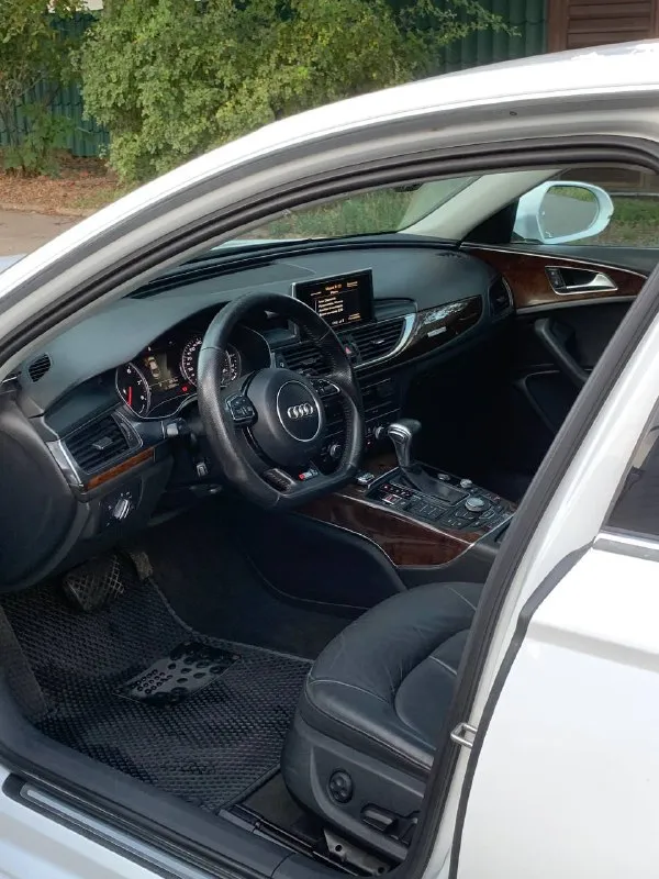 Продам audi a6 c7 3.0tfsi 2013(2014 года выпуска). робот dl501 230.000 пробега. машина в техническом плане полностью идеальном состоянии. мотор гильзонован, цепи все поменяли, все навесное на моторе новое. по коробке, заменено сцепление/маховик, все соленоиды в роботе новые. по ходовке все новое, тормоза новые. скоро поменяю топливный фильтр. короче, в машине сделано всё по технической части. все делалось в «воинской 37», машина только там обслуживается, кому будет интересно расскажу, за пол года больше 1млн вкинуто в техническое состояние, машина, как новая, но по кузову есть косяки(фотки старые). два комплекта диско r19 и r20. на зиму новая резина pirelli scorpions winter(38к скат). лето докатать сезон. цена 1.700.000торг. да, цена большая, но было много приложено усилий, времени и денег. кому будет интересно, могу отправить все что делалось и покупалось(фото). +79493746717. донецк - фотография - 7