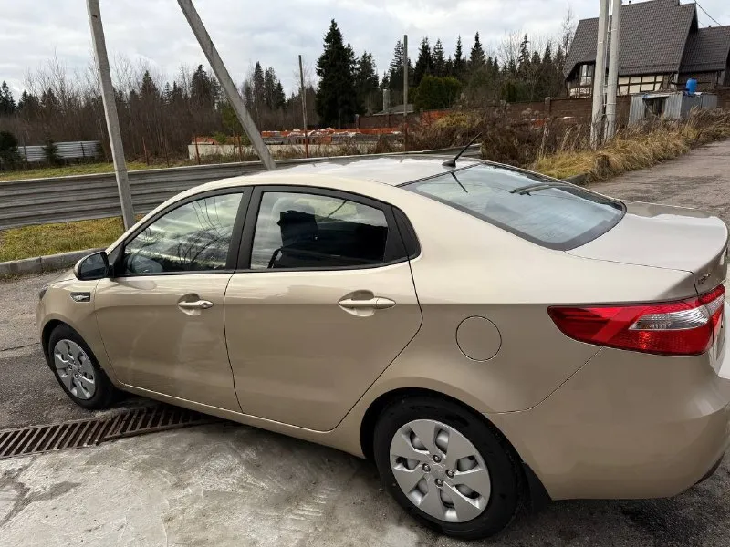 Продам, практически новый kia rio 2012г. В. ,с 1 собственником, оригинальным пробегом 32.600. 1.4 автомат. С машиной отдам комплект почти новой летней резины. Сейчас уже на зимней. Уверен вы таких вариантов не найдете!
Птс оригинал, покупали у официального дилера и своевременно обслуживали.
Сигнализация с обратной связью, 2 ключа. Бережная эксплуатация. Гаражное хранение. Днище полностью обработано, есть подтверждающий документы. Такой автомобиль прослужит еще десятки лет. Продажа с переоформлением, если нужно могу присутствовать в мрэо. Автомобиль стоит на учете, запретов, залогов штрафов ничего такого нет. Полностью зеленая база-автотека. Смотреть по предварительной договоренности в центре донецка. +79493578224
Цена 1 190 000
Реальному покупателю торг.
Есть сервисная книжка. Кузов в родной краске. Не участвовал в дтп.
📲 Tg: @annet_325
📞 Звоните: +7(949)3578224 - фотография - 3