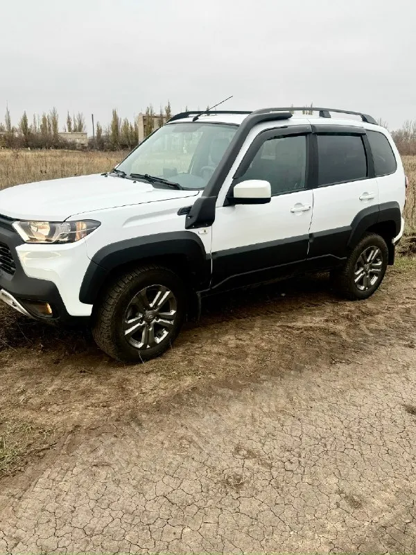 Продам niva travel комплектация кхл максимальная.2023 год выпуска двигатель 1.7 бензин. один владеле... - фотография