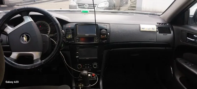 ✅️автомобиль: chevrolet epica ✅год:2007 ✅пробег:290 000 ✅объем:2.0 ✅цена: 500 000 ✅телефон: +79493523979 ✅описание: продам или обмен с моей доплатой. было небольшое дтп пострадало крыло и чуть двери. мотор 2.0 с механической мкпп, ходовая в нормальном состоянии, салон велюр, 4 стеклоподьемника, электрорегулировка зеркал, 2-х диновая магнитола 4 динамика+ буфер в заднем сидении, установлено под запаску на 45л расход радует. резина зима r16. учет постоянный переоформление без проблем 📞 звоните: +7(949)3523979 - фотография - 7