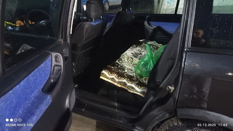 Продам opel зафира а,7-ми местный минивэн. объем двигателя 1.8, бензин пробег 336к км +(машина ездит каждый день) вложений не требует никаких, сел поехал. по комплектации:хорошая родная музыка по 2 колонки в каждой двери, электро зеркала с подогревом,4 эсп, подогрев заднего стекла, люк, хорошая зимняя резина + летняя. осмотр г. амвросиевка. цена 750к + хороший торг. я хозяин, переоформление без проблем. звонить +79493905370 юлия (мама) +79493691787 моя тг все по машине, подробно расскажу если заинтересует. 📞 звоните: +7(949)3905370 - фотография - 6