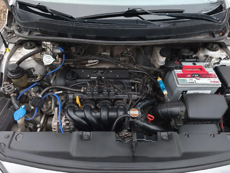 Продам hyundai accent 2012, брали с салона, один хозяин! пробег честный 123т. км, в такси не использовалась, семейный автомобиль. оцинкованное днище и пороги. удален катализатор. линзованная оптика, газ пропан + вариатор опережения угла зажигания, баллон под запаску на 42л, установлена акустика hertz + магнитола на андройде teyes cc3(яндекс навигатор, ямузыка и тд) с качественной камерой заднего вида! два комплекта новой резины на дисках(зима - шипованная pirelli на штампованных дисках(на фото), лето - pirelli на литых дисках), два комплекта ковриков(evo + резиновые). сиденья с момента покупки эксплуатируются в чехлах, текущие чехлы новые, куплены недавно. рабочие жидкости(масло и фильт в двиг. , масло и фильтр в коробке, гидроусилитель руля) заменены на 120т. км. полная замена охлаждающей жидкости на оригинальную произведена в том году. есть не критичные изъяны по кузову и лкп. два ключа. честный обзор, без "намазывания губ" перед продажей! цена: 1 050 000 руб. (торг уместен 📞 звоните: +7(949)3043696 - фотография - 3