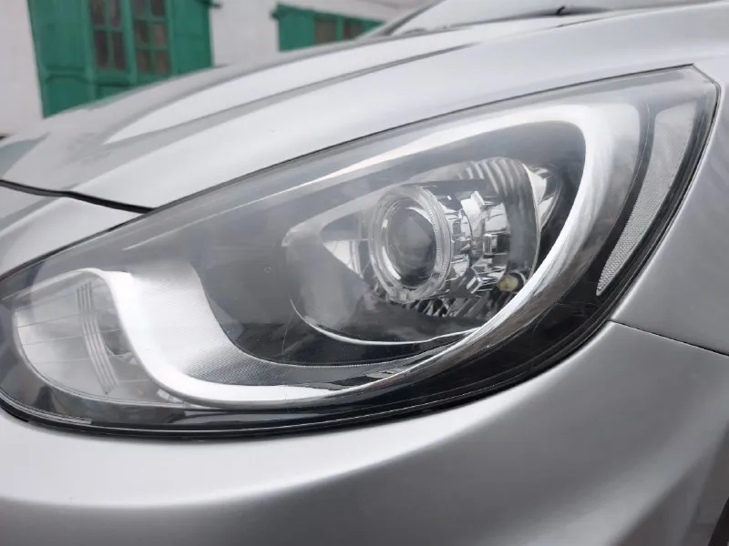 Продам hyundai accent 2012, брали с салона, один хозяин! пробег честный 123т. км, в такси не использовалась, семейный автомобиль. оцинкованное днище и пороги. удален катализатор. линзованная оптика, газ пропан + вариатор опережения угла зажигания, баллон под запаску на 42л, установлена акустика hertz + магнитола на андройде teyes cc3(яндекс навигатор, ямузыка и тд) с качественной камерой заднего вида! два комплекта новой резины на дисках(зима - шипованная pirelli на штампованных дисках(на фото), лето - pirelli на литых дисках), два комплекта ковриков(evo + резиновые). сиденья с момента покупки эксплуатируются в чехлах, текущие чехлы новые, куплены недавно. рабочие жидкости(масло и фильт в двиг. , масло и фильтр в коробке, гидроусилитель руля) заменены на 120т. км. полная замена охлаждающей жидкости на оригинальную произведена в том году. есть не критичные изъяны по кузову и лкп. два ключа. честный обзор, без "намазывания губ" перед продажей! цена: 1 050 000 руб. (торг уместен 📞 звоните: +7(949)3043696 - фотография - 9