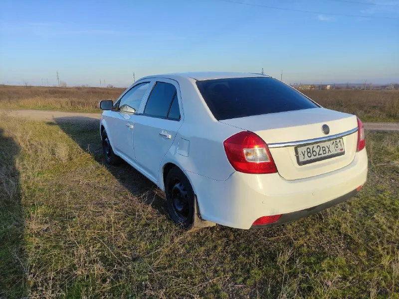 Продам geely gc6 2014г. 1.5 mt (94 л. с.). по 🚘 ходовая в отличном состоянии, новые тормоза, новые передние тормозные диски, заменено масло в двигателе также фильтра, есть нюансы на задних арках. —тормозная система: передние и задние тормоза — дисковые. —объём багажника: 468 л. —кожаная оплетка руля, регулировка, мультируль —электроподогрев передних сидений, регулировка електропакет🚘 центральный замок, 2 ключа от авто, 2 брелка от сигналки, электрические стеклоподъемники передние и задние, обогрев зеркал подогрев заднего стекла, электро регулятор фар, безопасность🚘 антиблокировочная система (abs) система распределения тормозного усилия (ebd) автоблокировка дверей при езде, задний парктроник 4шт. аудиосистема 🚘 штатная магнитола, 4 динамика перёд и в задней полке + пищалки остальное🚘 новая акома отдам и старую тоже хорошая, запаска, домкрат, балонник, набор автомобилиста. документы в полном порядке, любые переоформление. —пробег 221190 цена ➖ 390000₽. торг. осмотр г. ант 📞 звоните: +7(959)1808394 - фотография - 5