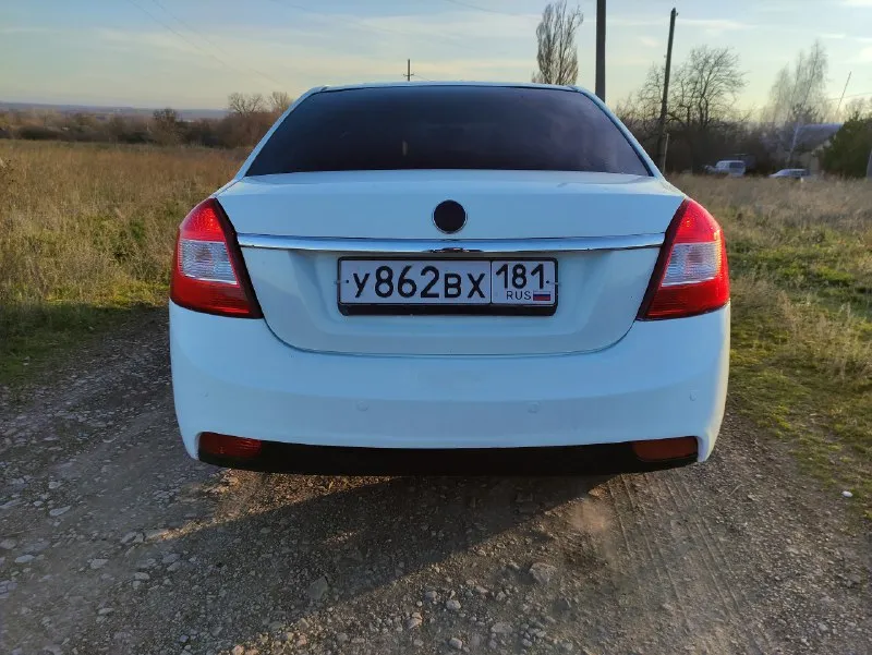 Продам geely gc6 2014г. 1.5 mt (94 л. с.). по 🚘 ходовая в отличном состоянии, новые тормоза, новые передние тормозные диски, заменено масло в двигателе также фильтра, есть нюансы на задних арках. —тормозная система: передние и задние тормоза — дисковые. —объём багажника: 468 л. —кожаная оплетка руля, регулировка, мультируль —электроподогрев передних сидений, регулировка електропакет🚘 центральный замок, 2 ключа от авто, 2 брелка от сигналки, электрические стеклоподъемники передние и задние, обогрев зеркал подогрев заднего стекла, электро регулятор фар, безопасность🚘 антиблокировочная система (abs) система распределения тормозного усилия (ebd) автоблокировка дверей при езде, задний парктроник 4шт. аудиосистема 🚘 штатная магнитола, 4 динамика перёд и в задней полке + пищалки остальное🚘 новая акома отдам и старую тоже хорошая, запаска, домкрат, балонник, набор автомобилиста. документы в полном порядке, любые переоформление. —пробег 221190 цена ➖ 390000₽. торг. осмотр г. ант 📞 звоните: +7(959)1808394 - фотография - 6
