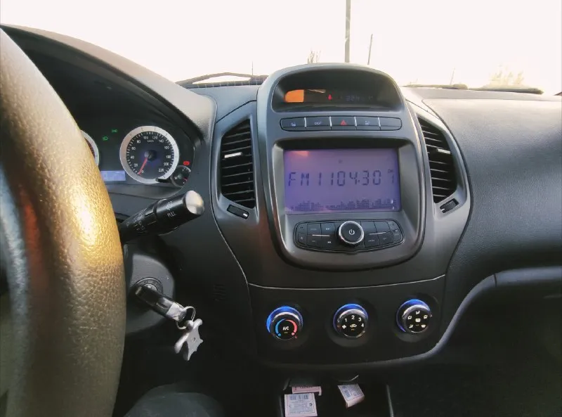 Продам geely gc6 2014г. 1.5 mt (94 л. с.). по 🚘 ходовая в отличном состоянии, новые тормоза, новые передние тормозные диски, заменено масло в двигателе также фильтра, есть нюансы на задних арках. —тормозная система: передние и задние тормоза — дисковые. —объём багажника: 468 л. —кожаная оплетка руля, регулировка, мультируль —электроподогрев передних сидений, регулировка електропакет🚘 центральный замок, 2 ключа от авто, 2 брелка от сигналки, электрические стеклоподъемники передние и задние, обогрев зеркал подогрев заднего стекла, электро регулятор фар, безопасность🚘 антиблокировочная система (abs) система распределения тормозного усилия (ebd) автоблокировка дверей при езде, задний парктроник 4шт. аудиосистема 🚘 штатная магнитола, 4 динамика перёд и в задней полке + пищалки остальное🚘 новая акома отдам и старую тоже хорошая, запаска, домкрат, балонник, набор автомобилиста. документы в полном порядке, любые переоформление. —пробег 221190 цена ➖ 390000₽. торг. осмотр г. ант 📞 звоните: +7(959)1808394 - фотография - 9