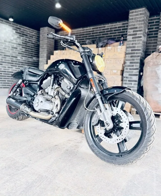 Продам 🏍️ harley davidson v-rod в идеальном состоянии 🔥 выхлопная система akrаpovic 2012 год календарь 🗓️ рабочий объем двигателя 1247 куб. см. 💣 мощность двигателя 119 л. с. 🐎 масса 358 кг страна ввоза сша +79493683310 📱 цена 1.400000 📞 звоните: +7(949)3683310 - фотография - 2