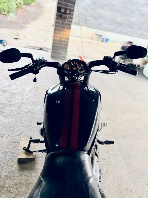 Продам 🏍️ harley davidson v-rod в идеальном состоянии 🔥 выхлопная система akrаpovic 2012 год календарь 🗓️ рабочий объем двигателя 1247 куб. см. 💣 мощность двигателя 119 л. с. 🐎 масса 358 кг страна ввоза сша +79493683310 📱 цена 1.400000 📞 звоните: +7(949)3683310 - фотография - 3