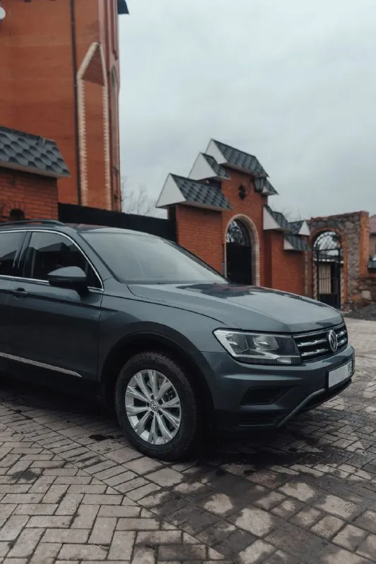 Продам volkswagen tiguan 7 мест. vin: 3vv3b7ax2jm092014 год: 2017 пробег : 136 т км двигатель: 2.0т автомобиль в отличном состоянии, масло менялось каждые 7,5 тыс км, с 2023 года по сей день в одних руках, я первый владелец по птс. автомобиль на оригинальных дисках, на зимней резине. подогрев сидений, бесключевой доступ, дистроник. полностью обслужен, 5000 тыс км назад заменили передние диски и колодки, готов на любые проверки. цена: 2,3🍋 торг. 📱+79493525747 📞 звоните: +7(949)3525747 - фотография - 2