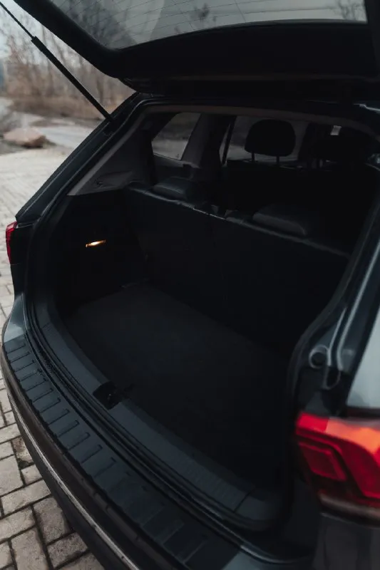 Продам volkswagen tiguan 7 мест. vin: 3vv3b7ax2jm092014 год: 2017 пробег : 136 т км двигатель: 2.0т автомобиль в отличном состоянии, масло менялось каждые 7,5 тыс км, с 2023 года по сей день в одних руках, я первый владелец по птс. автомобиль на оригинальных дисках, на зимней резине. подогрев сидений, бесключевой доступ, дистроник. полностью обслужен, 5000 тыс км назад заменили передние диски и колодки, готов на любые проверки. цена: 2,3🍋 торг. 📱+79493525747 📞 звоните: +7(949)3525747 - фотография - 7