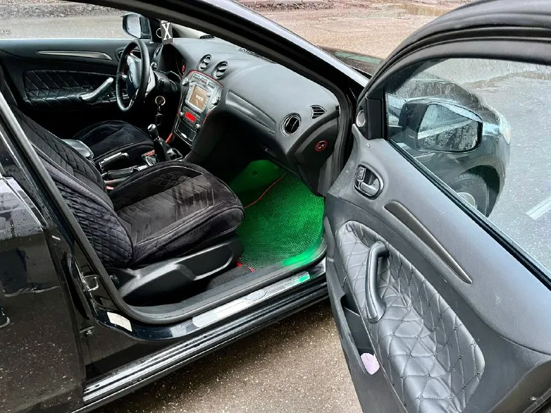 Продам своё авто форд-мондео 2.0( ford mondeo ) 2010г 145 л. с. родной пробег- 250.000 богатая компл-ия. все есть для комфортной езды. датчики дождя, света. обогрев. обогрев лобового и заднего стёкол, зеркал. сидений,2-х зонный климат-контроль. обдуф в средних стойках. при. при открывание дверей подсветка в салоне снаружи. стоит задний парктроник и камера заднего вида. кузов оцинкованый. омыватель фар. двигатель 2л. цепной, ( цепь заменена ) самый надежный в семействе форд. салон чистый ухоженый. машина вся в шумовиброизоляции, штатные динамики заменены. установлен автозапуск. любые проверки. любые виды оформления в мрэо обязательно ! я хозяин, машина оформлена на меня и показывать буду тоже я. цена 730.000₽ торг +79493814378 📞 звоните: +7(949)3814378 - фотография - 4