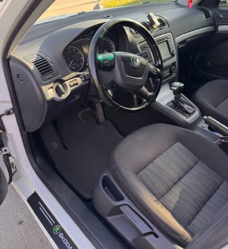 Продам scoda octavia а5 1.8 tsi год 2012 пробег 201 000 акпп aisin авто в максимальной комплектация. полностью обслужен. вложений не требует. любое переоформление. возможен обмен с вашей доплатой. цена 1.050 000 мариуполь +79497051149 - фотография - 6