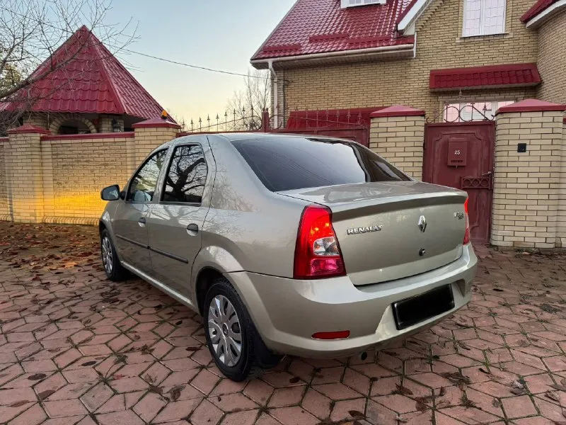 Продам авто, рено логан 2012 года! мотор 1,6,коробка механика 5ст! пробег 148 тысяч в хорошем состоянии, полностью исправна! мотор работает ровно, коробка без нареканий! салон чистый, не прокурен комплектация : гидроусилитель, стеклоподъемники, подушка безопасности, центральный замок, кондиционер (полностью обесшумлена ) за машину не стыдно в достойном состоянии, вид заводской не какого колхоза документы в порядке, штрафов, запретов нет ! цена 585 000тыс. руб торг тел +79498501337 - фотография - 5