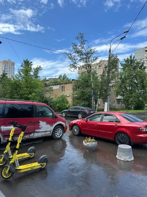 Mazda 6 gg 2.0 бензин машина со мной каждый день почти год. за это время только радовала, не принося серьёзных проблем. теперь подробнее: много чего поменяно по ходовой, электрике. 23 ноября заменены наруж. шрус, перед левый рычаг (был лёгкий люфт шаровой), стойки контракт передние, тормозные колодки передние. это только один день обслуживания. полы на месте, пороги не гнилые. бампер сейчас чёрный китайский. кондиционер так же ремонтировал под себя, так же не работал изначально. магнитола установлена от bmw, заставка переделана на мазду, яндекс навигация отлично работает. сейчас стоит автозвук, могу продать вместе с ним. есть шпатлёвка, разумеется, но в меру. отличный свет на ближний и дальний. сигнализация с автозапуском дорогая и надёжная starline. безумно выручает зимой) не дымит, акпп без проблем, резина зима шип. два ключа. полы поварены, это действительно хороший автомобиль на каждый день! не избавляюсь, на хлам не меняю! третий авто в семье. сейч 📞 звоните: +7(949)3718304 - фотография - 4