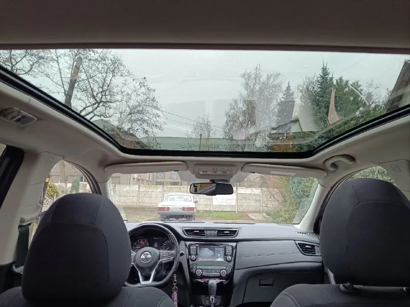 Nissan qashqai,2019,2.0 cvt 2wd,117.000км комплектация (qe+): это топовая версия с максимальным оснащением. в салоне установлены удобные сиденья zero gravity для переднего ряда, двухзонный климат-контроль и мультимедийная система nissanconnect с навигацией и 7-дюймовым экраном. салон отделан тканью. снаружи автомобиль выделяется панорамной крышей и стильными 18-дюймовыми легкосплавными дисками. особенности и опции: · комфорт: подогрев передних сидений, руля и лобового стекла, камера заднего вида, камеры 360°, датчики света и дождя. · безопасность: полный набор систем: abs, esp, 6 подушек безопасности (включая шторки), круиз-контроль, датчики парковки спереди и сзади. · есть небольшие косметические подкрасы, ремонт выполнялся у официального дилера, фото документов предоставлю при встрече. техническое состояние: машина технически исправна, вся история обслуживания известна. готова к эксплуатации без дополнительных вложений. 📲 tg: алексей 📞 звоните: +7(977)3747936 - фотография - 9