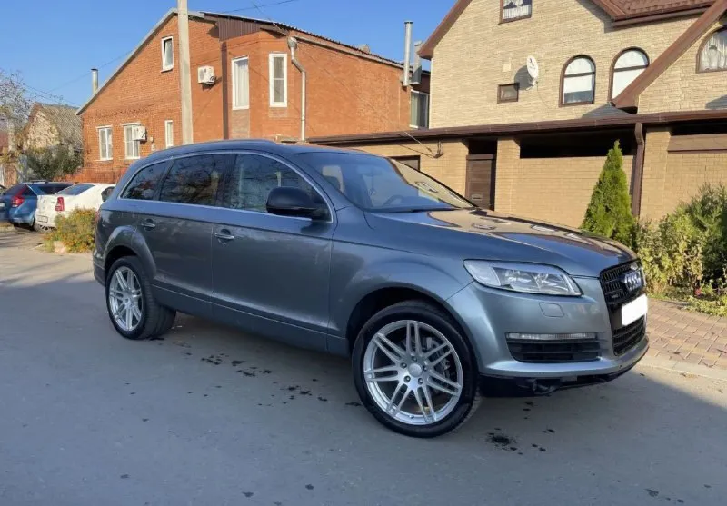 Продам audi q7 4l 3.0tdi двигатель bug самый надёжный в линейке, чувствует себя отлично. топливная после полной ревизии ( форсунки, обратка, резинки и. т.д потрачено 100+ тыс ) + новый картридж турбины. делал для себя денег не жалел. коробка без нареканий. вебаста работает. по ходовой много нового, ничего не стучит не скрипит. + новые шрусы кардана. сел - поехал. машина без пневмы по заводу и без текущей панорамы. 2 комплекта колёс 18 зима и 21 лето( резина под замену ) автотека зелёная. скину по желанию. машина год во владении. причина продажи нужны деньги. цена 1400 000₽ +79494663191 михаил 📲 tg: @shniser 📞 звоните: +7(949)4663191 - фотография - 8