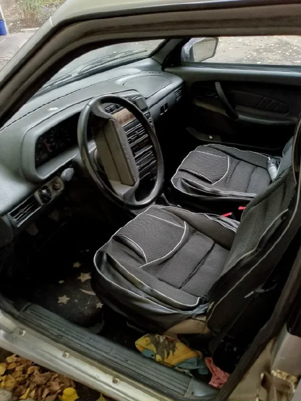 Продам ваз 2115 (2004 года) 💥 объем двигателя: 1.5 л, 8-клапанная 💥 мкпп: 5-ступенчатая 💥 состояние: отличное, проверено временем! все расходники менялись строго по регламенту. масло менялось каждые ~8 тыс. км. 💥 двигатель: не дымит, не троит — работает как часики! 💥 коробка: в идеальном состоянии, без нареканий. 💥 ходовая: обслужена, ничего не скрипит и не стучит. 💥 аккумулятор: новый, как и сцепление. документы: все чисто, без штрафов и арестов. оформлена на меня, в одних руках 13 лет. продаю по дкп, при необходимости — могу присутствовать в мрэо. из минусов: есть моменты по кузову, но без гнили и дыр! днище в отличном состоянии. автомобиль в данный момент на летней резине на штампах, так же отдаю зимнюю резину на литье ! цена: 250 000 ₽ (торг только после осмотра) местоположение: г. донецк звонить по номеру: +7 949 413 57 62 пишите только на номер, в лс не отвечаю. 📞 звоните: +7(949)4135762 - фотография - 5