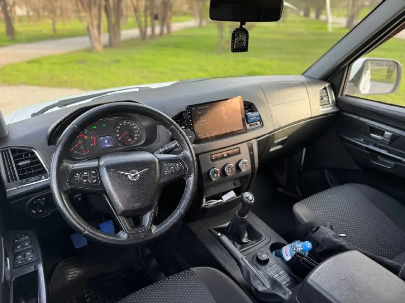 ‼️продам‼️ 🚘марка: уаз patriot pickup ⚙️двигатель 2.7 📦кпп: механика ⛽️вид топлива: газ/бензин 📅год выпуска: 2017 💴цена: 1.000000🍋 рублей 📝описание: состояния отличное! грязевая резина, хорошая музыка планшет, сабвуфер, камера заднего вида, газ…! машина грязи фронта не видела! машина городская! техника в идеале мотор коробка часики мосты в отличном состоянии любые проверки кто ищет машину для себя это именно тот вариант уверен первый покупатель влюбиться сразу с первого взгляда )) всем хороших продаж !!! •кондиционер • эл стекло подъёмники всех дверей •усилитель руля •подогревы сидений • мультимедия usb aux bluetooth сабвуфер •противотуманные фары 📍•город мариуполь 📞 звоните: +7-949-730-93-61 - фотография - 5