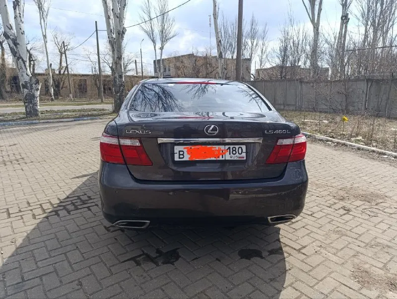 Lexus ls 460l 2008 год. пробег 200 тыс. r19 akпп объём 4.6л бензин. 380 л. с. состояние хорошее, за машиной следил. двигатель масло не ест. 2 комплекта резины. пневмо подвеска. задний привод. цена 1.700.000р. торг приветствуется при осмотре. звоните +79494193432 📲 tg: @jama911 📞 звоните: +7(949)4193432 - фотография - 2