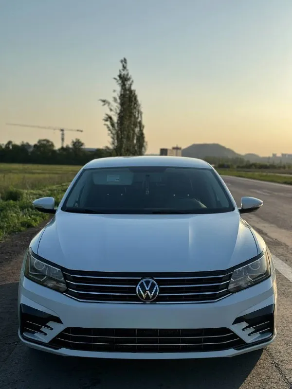 Продам volkswagen passat nms r-line 2018 года пробег автомобиля-108.519км объем двигателя- 2.0 tsi ddsa, 177 л. ( gen3b) работает идеально, без всяких посторонних шумов, без расхода масла! коробка передач- обычный японский 6-ступенчатый автомат ( aisin 09g) переключает плавно, без пинков, без толчков. комплектация: -подрулевые лепестки -2-х зонный климат контроль -слепые зоны -камера заднего вида -адаптивный круиз контроль и т. д все стекла родные! состояние автомобиля идеальное, во владение 2 года. пригонял автомобиль для себя из сша на пробеге 36.000 тыс км!вся безопасность целая, повреждения были минимальные!!! масло в двигателе менял каждые 6-7 тыс км(motul 8100 5w30 x-clean+) так же на пробеге 65.000 поменял свечи (ngk platinum laser) стоит новая летняя резина r19 в подарок отдам комплект зимней резины на штампах r16 переоформление в мрэо, авто на 180 регионе. я собственник. цена-1.980.000 (торг у капота )❗️❗️❗️ дополнительные вопросы по телефону: +79495219479-феникс +79495219479-телеграмм - фотография - 1
