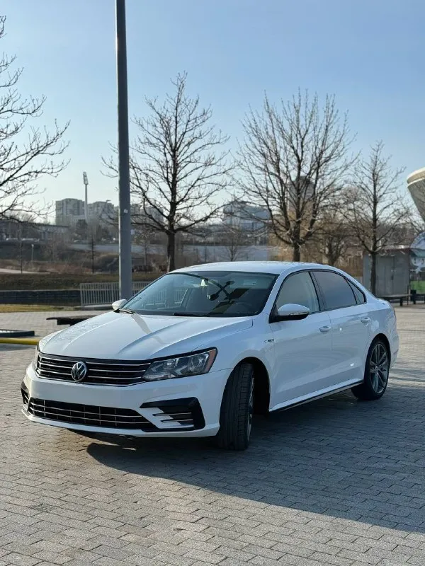 Продам volkswagen passat nms r-line 2018 года пробег автомобиля-108.519км объем двигателя- 2.0 tsi ddsa, 177 л. ( gen3b) работает идеально, без всяких посторонних шумов, без расхода масла! коробка передач- обычный японский 6-ступенчатый автомат ( aisin 09g) переключает плавно, без пинков, без толчков. комплектация: -подрулевые лепестки -2-х зонный климат контроль -слепые зоны -камера заднего вида -адаптивный круиз контроль и т. д все стекла родные! состояние автомобиля идеальное, во владение 2 года. пригонял автомобиль для себя из сша на пробеге 36.000 тыс км!вся безопасность целая, повреждения были минимальные!!! масло в двигателе менял каждые 6-7 тыс км(motul 8100 5w30 x-clean+) так же на пробеге 65.000 поменял свечи (ngk platinum laser) стоит новая летняя резина r19 в подарок отдам комплект зимней резины на штампах r16 переоформление в мрэо, авто на 180 регионе. я собственник. цена-1.980.000 (торг у капота )❗️❗️❗️ дополнительные вопросы по телефону: +79495219479-феникс +79495219479-телеграмм - фотография - 4