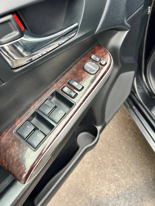 Представляю вашему вниманию эксклюзивный автомобиль для ценителей данной модели toyota camry 2015 года xv55 2.5 объем в идеальном состоянии как технически так и по кузову не одной крашеной детали нету весь кузов в родном окрасе стекло все родные оригинал состояния салона отличное сделано полное то: все масла и фильтра были заменены, заменен ремень привода, были заменены свечи ( оригинал toyota ) сделана керамика всего кузова без дтп, без страховых выплат, без скручено пробега все оригинальные автотека полностью зеленая история автомобиля превосходная по запросу могу отправить много денег и сил было вложила с любовью в этот автомобиль продажа от собственника цена 1.850.000р +79491009661 донецк - фотография - 8