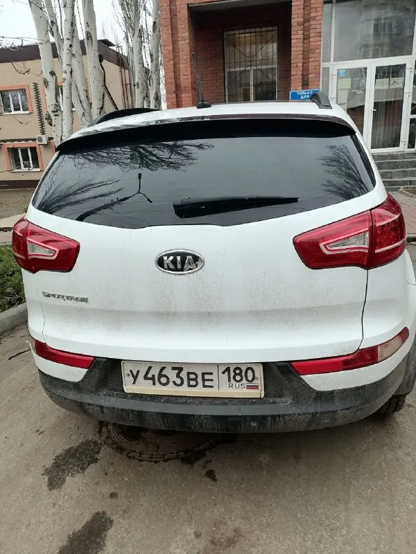 Продам семейный автомобиль kia спортейдж, 2011 года, коробка автомат. Двигатель 1.5. Кожаный салон, панорамная крыша. Состояние хорошее. Новая резина зима-лето. Цена 1.4 млн. Реальному покупателю торг. Собственник. +79497169131. Мариуполь. - фотография - 2