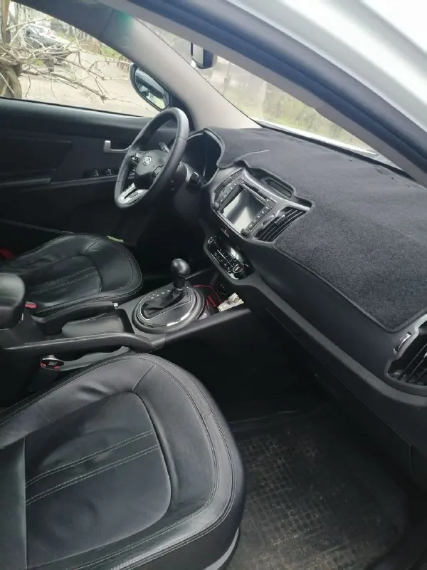 Продам семейный автомобиль kia спортейдж, 2011 года, коробка автомат. Двигатель 1.5. Кожаный салон, панорамная крыша. Состояние хорошее. Новая резина зима-лето. Цена 1.4 млн. Реальному покупателю торг. Собственник. +79497169131. Мариуполь. - фотография - 4