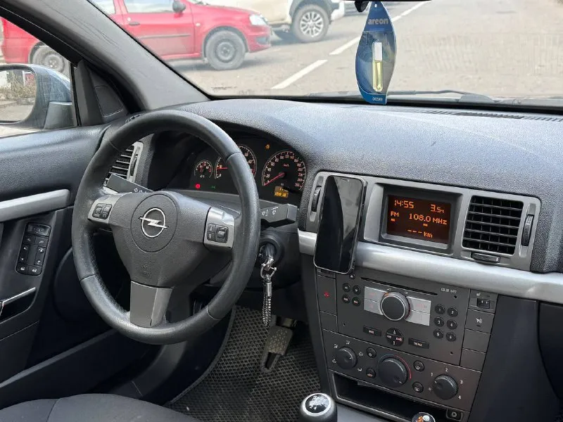 Продам опель вектра ц! в хорошем состояние! 2008 года! без вложений! пробег 188.000 км! дно пороги отлично! по кузову как на фото! двигатель 1.8 работает отлично! коробка передач отлично! по ходовой части без стуков! в салоне едет приятно! по документам оформление без проблем! цена 485.000 торг не большой цена иза срочности очень срочно нужны деньги! за эти деньги живую реально вектру не найдете! связь +794944046797 осмотр донецк/макеевка по договоренности! - фотография - 8