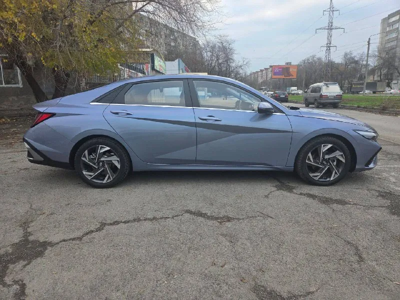 Hyundai elantra 2023 1.5 пробег: 17000км куплена в октябре 2024г один хозяин, не бита, не крашена. по технической части без замечаний. машина полностью обслужена. внешний вид 🔥 состояние идеальное. допов на 100 000 рублей. цена: 2 390 000р торг, обмен. tg: @nestviks +79953988810 андрей - фотография - 4