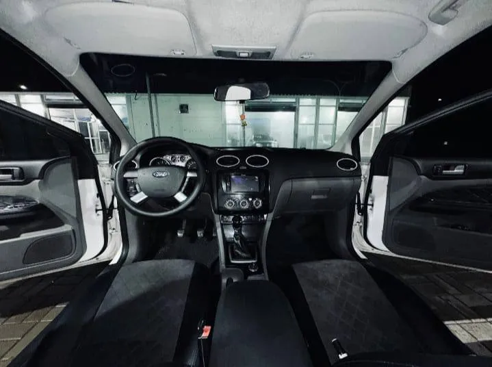 В продаже ford focus/2010г 1.8 работает отлично коробка механика работает отлично ходовая без посторонних звуков электрика все работает техника отлично салон перешитый выглядит приятно по кузову без косяков резина нормальная торг реальному покупателю также перегон днр лнр телефон для связи +79067474222 📲 tg: @zohan01161 📞 звоните: +7(906)7474222 - фотография - 4