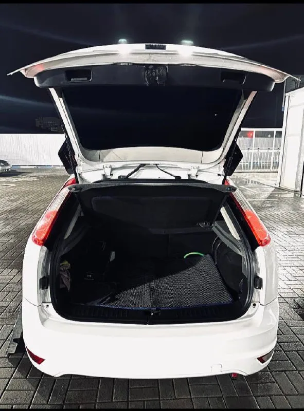 В продаже ford focus/2010г 1.8 работает отлично коробка механика работает отлично ходовая без посторонних звуков электрика все работает техника отлично салон перешитый выглядит приятно по кузову без косяков резина нормальная торг реальному покупателю также перегон днр лнр телефон для связи +79067474222 📲 tg: @zohan01161 📞 звоните: +7(906)7474222 - фотография - 7