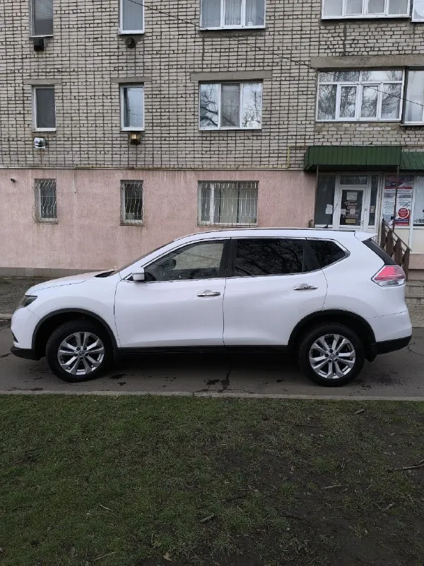 Продам отличный и ухоженный автомобиль nissan x-trail 2015r. в один владелец по факту, (уже на 181номерах, поэтому я второй владелец) птс оригинал полный привод пробег 187 т. км, не скручен. двигатель 2.0л 144л. с. шепчет как новый, масло + фильтра только заменены! cvt масло менялось! всё чётко, мягко, плавно. автотека зелёная, капот, стёкла родные! автомобиль экономичный и в тоже время бодрый! мощности хватает! два брелка, сигнализация, противоугонная система (dd system) блокировка, шикарная магнитола 10', отличный салон, запаска новая, шторка в багажнике, помощь при подъёме, спуске, двухзонный климат, подогревы, мультируль, складывание зеркал и т. д шикарный авто с лёгкой управляемостью! отличные колёсные диски, тормозные диски, колодки, дно авто и т. д. автомобиль полностью обслужен и не требует вложений! хорошая зимняя резина шип hankok, есть лето на докат отдам. продажа не спешная. автомобиль достойный! номера могу оставить. цена 1.510 т. руб г. кра 📞 звоните: +7(959)1171422 - фотография - 3