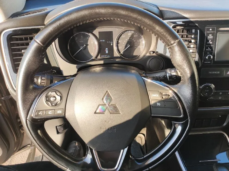 Mitsubishi outlander 2017г двигатель 2.4 л/ 170 л. с. (атмосферник), полный привод, кпп - вариатор.... - фотография