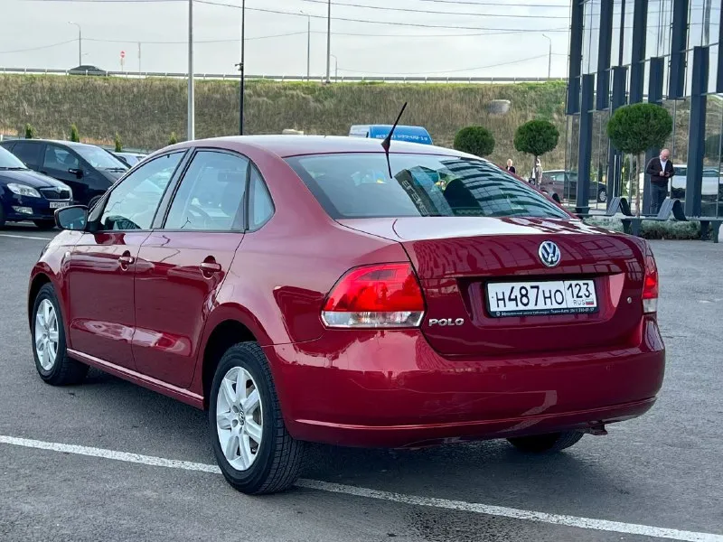 Vw polo 2013г (куплен новым в 2014г) 1,6л автомат 161000 км честный пробег 1 хозяин южная машины - без коррозии вообще! макеевка, центр. +79790073435 1 млн ₽, торг - фотография - 2