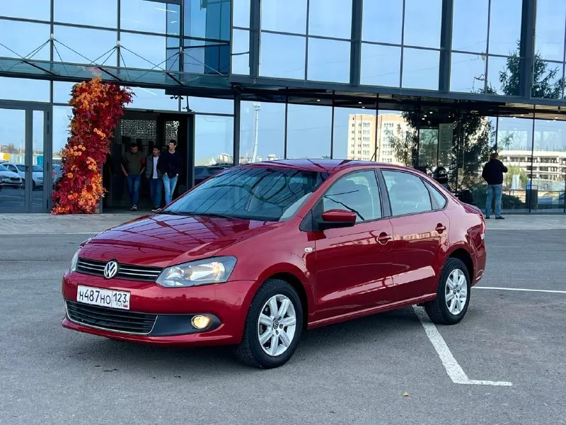 Vw polo 2013г (куплен новым в 2014г) 1,6л автомат 161000 км честный пробег 1 хозяин южная машины - без коррозии вообще! макеевка, центр. +79790073435 1 млн ₽, торг - фотография - 3