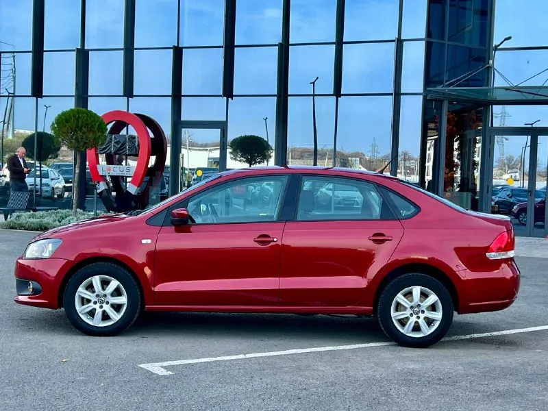 Vw polo 2013г (куплен новым в 2014г) 1,6л автомат 161000 км честный пробег 1 хозяин южная машины - без коррозии вообще! макеевка, центр. +79790073435 1 млн ₽, торг - фотография - 4
