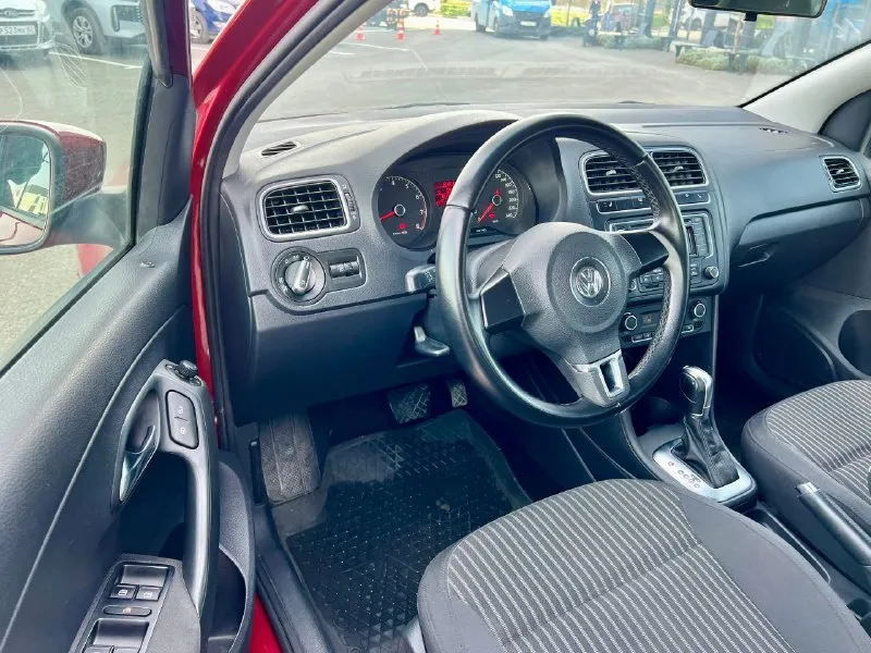 Vw polo 2013г (куплен новым в 2014г) 1,6л автомат 161000 км честный пробег 1 хозяин южная машины - без коррозии вообще! макеевка, центр. +79790073435 1 млн ₽, торг - фотография - 5