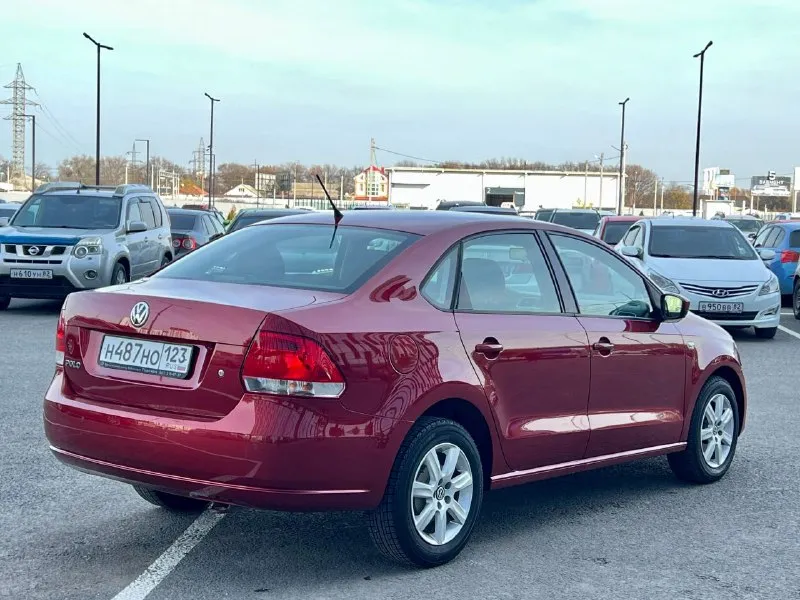 Vw polo 2013г (куплен новым в 2014г) 1,6л автомат 161000 км честный пробег 1 хозяин южная машины - без коррозии вообще! макеевка, центр. +79790073435 1 млн ₽, торг - фотография - 7