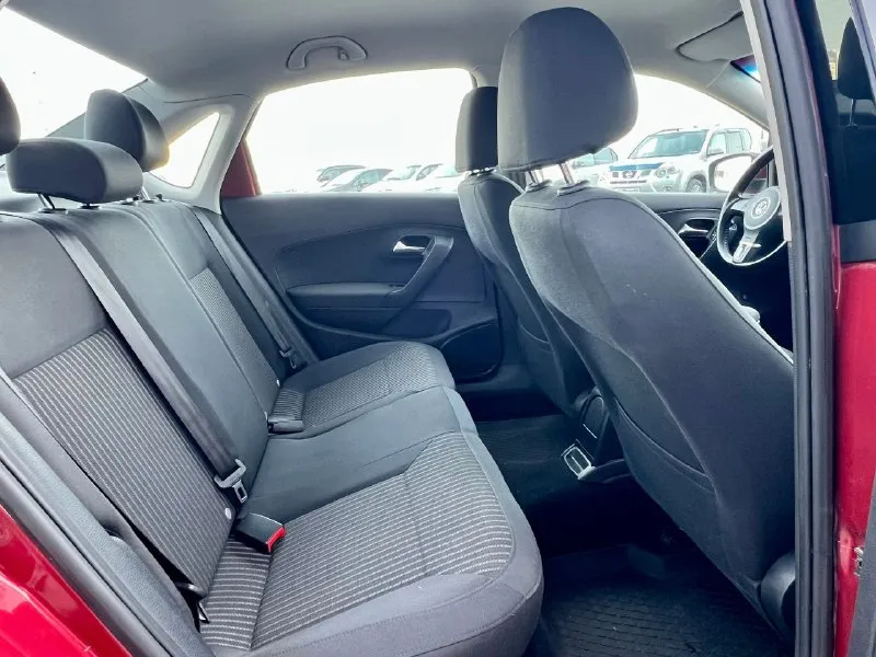 Vw polo 2013г (куплен новым в 2014г) 1,6л автомат 161000 км честный пробег 1 хозяин южная машины - без коррозии вообще! макеевка, центр. +79790073435 1 млн ₽, торг - фотография - 9