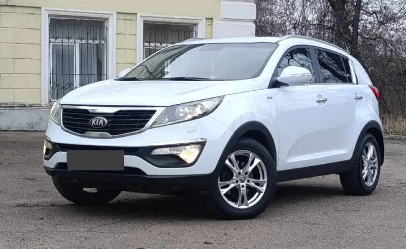 Продам kia sportage 2013г. 4wd 2.0at бенз. Автомобиль в идеальном состояние. 197.000км пробег. Мотор работает идеально не дымит, не дизелит. Коробка переключает плавно, без тычков и пинков. По ходовой части нареканий нет, нечего не стучит, нечего не гремит. Пред максимальная комплектация, есть все кроме панорамы. Без ключевой доступ, start/stop, два ключа, двухзонный климат контроль, подогрев всех сидений, камера заднего вида, датчик дождя, датчик света и многое другое. Цена 1.370🍋 торг.
Остальные вопросы по.
📞+7(949)-522-70-98📞 - фотография - 1