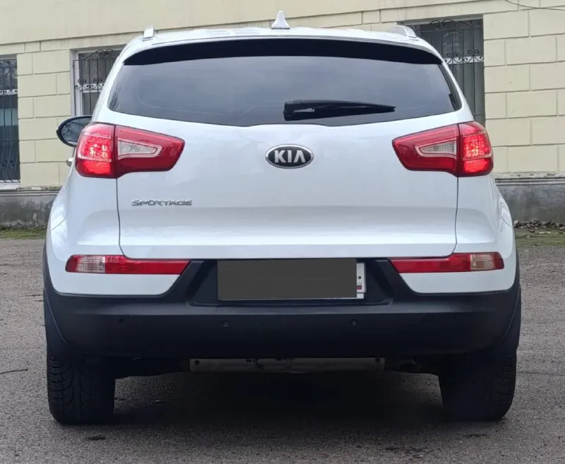Продам kia sportage 2013г. 4wd 2.0at бенз. Автомобиль в идеальном состояние. 197.000км пробег. Мотор работает идеально не дымит, не дизелит. Коробка переключает плавно, без тычков и пинков. По ходовой части нареканий нет, нечего не стучит, нечего не гремит. Пред максимальная комплектация, есть все кроме панорамы. Без ключевой доступ, start/stop, два ключа, двухзонный климат контроль, подогрев всех сидений, камера заднего вида, датчик дождя, датчик света и многое другое. Цена 1.370🍋 торг.
Остальные вопросы по.
📞+7(949)-522-70-98📞 - фотография - 5