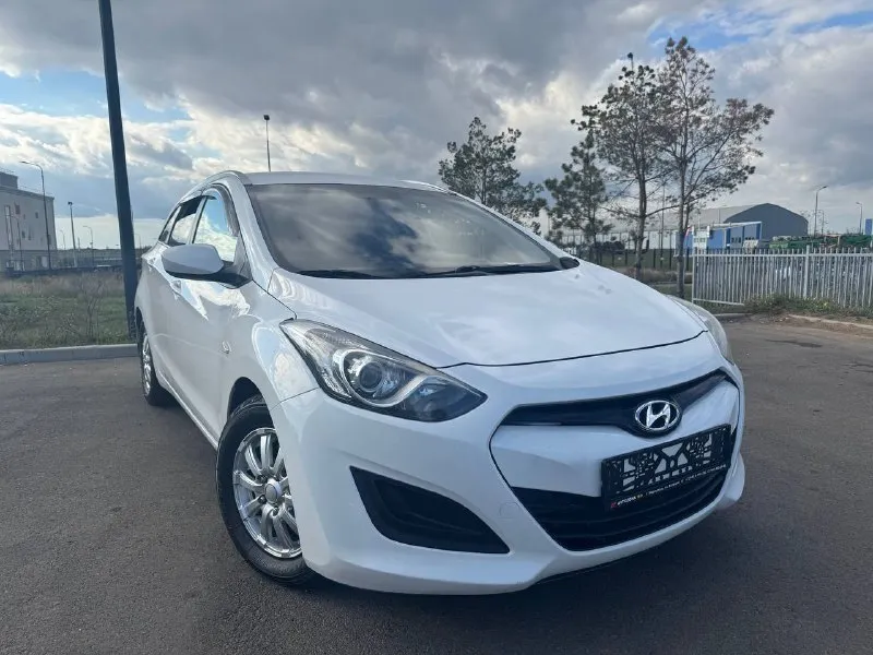 Продам hyundai i30 1.6 год 2013 пробег 210т коробка автомат. в автомобиле присутствует круиз- контро... - фотография