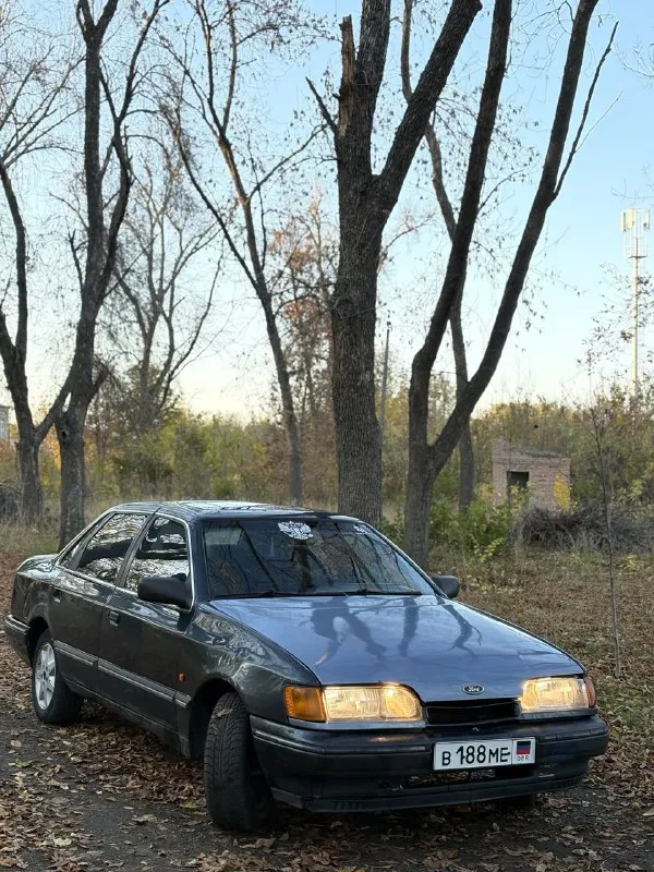 Продам ford scorpio 🔥 год выпуска:1992🔥 пробег, км:200.000 🔥 модификация:2.8 v6 мt 🔥 тип двигателя:бензин🔥 коробка передач :механика 🔥 привод:задний🔥 тип кузова : легковой седан🔥 koмплeктaция: comfort🔥 цвет:синий 🔥 в продаже старичек ford scorpio 2.8 v6 на заднем приводе. автомобиль на полном ходу и в хорошей комплектации. этот дракон на красивых титанах с хорошим комплектом резины. мотор заводится, работает хорошо, не троит, тяга смелая. кпп-все передачи включаются, без хрустов, ничего не выбивает. салон в нормальном состоянии для своих лет. ходовая очень мягкая, дорогу держит уверенно. по электрике всё в рабочем состоянии. так же имеется видео, по просьбе отправлю для более лучшего осмотра авто. готов к выезду в любой сервис по вашему желанию. многое могу не описать. при встречу всё расскажу и покажу. цена:129.999 тысяч возможен пригон по договоренности. возможен обмен. номер для связи:+79495752024,если не в сети (телеграмм или ватсап по этому же номеру) - фотография - 3
