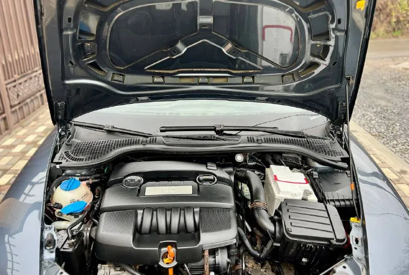 Шкода октавиа а5 2008 года выпуска 3 владельца птс оригинал мотор 1.6 коробка автомат по документам полный порядок по кузову также все в порядке как на фото без рыжиков и прочего технически без нариканий дно пороги стаканы целые все вопросы по телефону номер +7 919 896 5615 телеграмм +7 919 896 5615 💰цена 590.000 тысяч рублей - фотография - 10