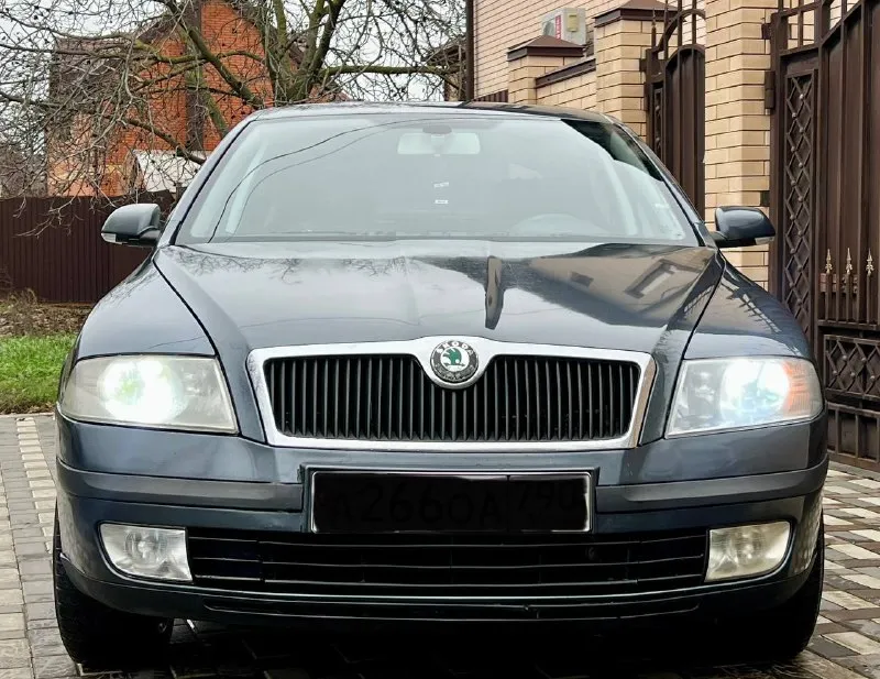Шкода октавиа а5 2008 года выпуска 3 владельца птс оригинал мотор 1.6 коробка автомат по документам полный порядок по кузову также все в порядке как на фото без рыжиков и прочего технически без нариканий дно пороги стаканы целые все вопросы по телефону номер +7 919 896 5615 телеграмм +7 919 896 5615 💰цена 590.000 тысяч рублей - фотография - 2