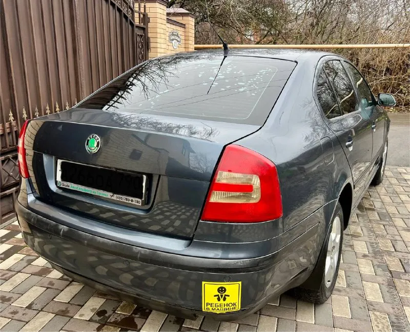 Шкода октавиа а5 2008 года выпуска 3 владельца птс оригинал мотор 1.6 коробка автомат по документам полный порядок по кузову также все в порядке как на фото без рыжиков и прочего технически без нариканий дно пороги стаканы целые все вопросы по телефону номер +7 919 896 5615 телеграмм +7 919 896 5615 💰цена 590.000 тысяч рублей - фотография - 4